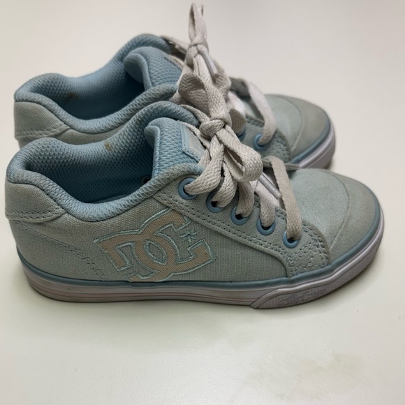2/20$ DC Skate Toddler Girls 10.5 Baby Blue Sneaker Classic Skateboarding Pastel - Picture 2 of 7